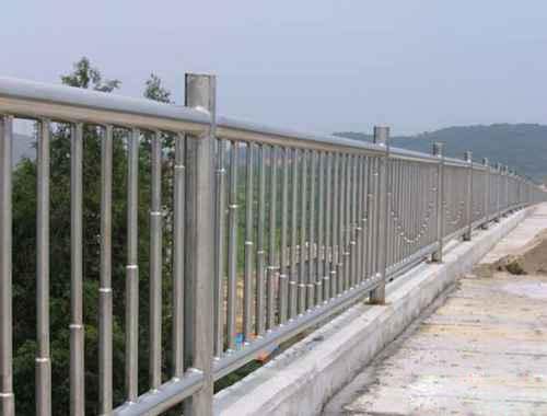 不锈钢栏杆和不锈钢复合管的区别